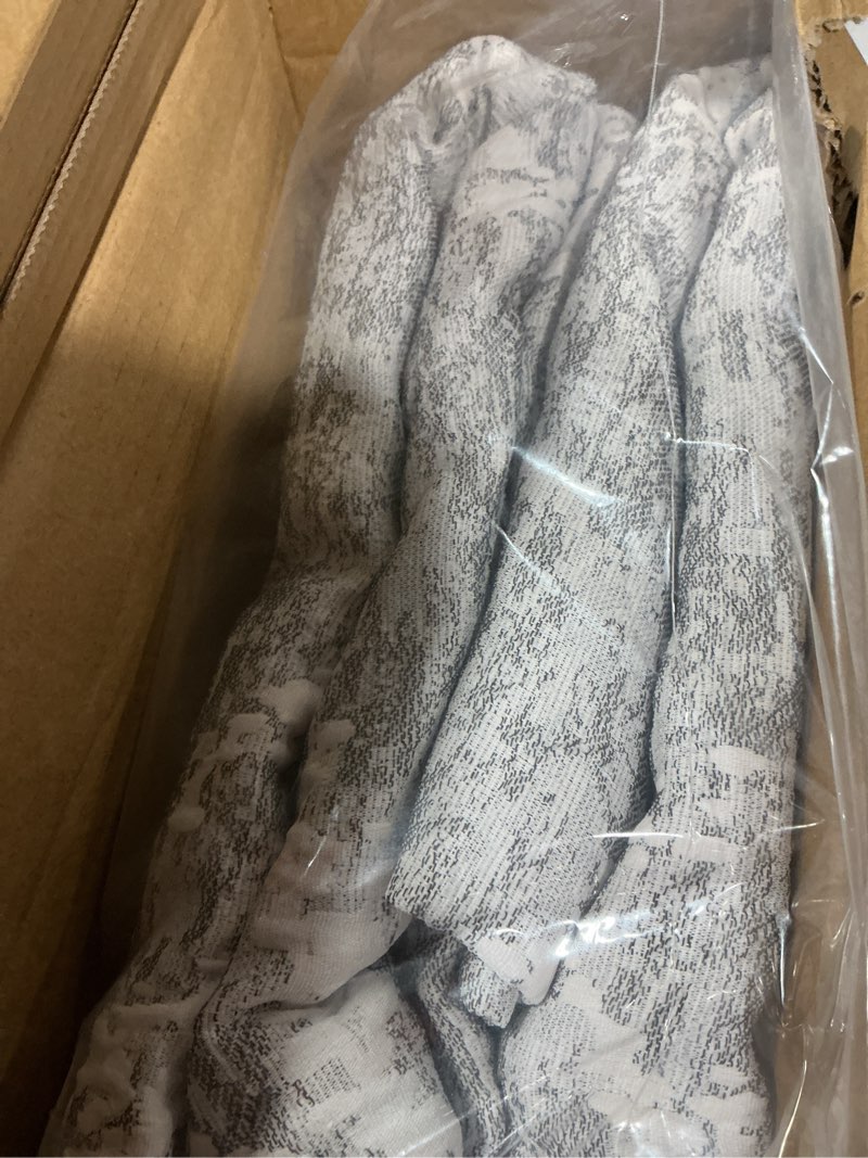 Condition photo showing New/Like New for sleep zone duvet cover set king, luxury jacquarde tree soft and breathable 3 pcs comfy bedding set duvet cover with zipper closure and 2 pillow shams, white white tree king