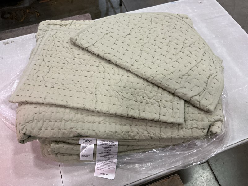 Condition photo showing Good Condition for quince european linen cotton stitch quilt set full/queen