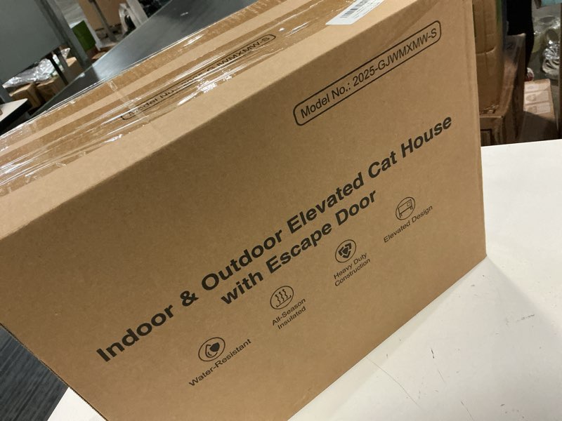 Condition photo showing New/Like New for weatherproof heated cat house for outdoor in winter, heated cat bed kitty shelter with cat heating pad, insulated & safe escape door, warm house for outside stray cat (green, 12"x16"x16") green 12"x16"x16"