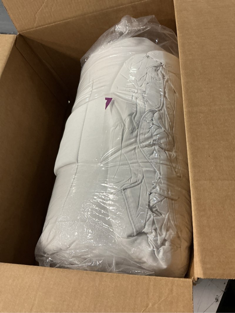 Condition photo showing Good Condition for ACCURATEX Duvet Insert Queen Comforter - 400GSM Fluffy Down Alternative Fill Hotel Collection Heavyweight Comforter, Warm Thick Duvet for Fall Winter, 8 Corner Tabs - Machine Washable,White,90x90 White Queen
