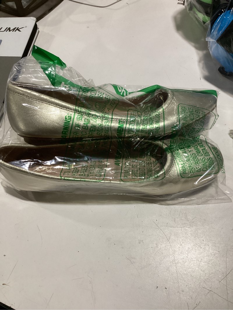 Condition photo showing Good Condition for cole haan women's georgie 8 soft gold leather