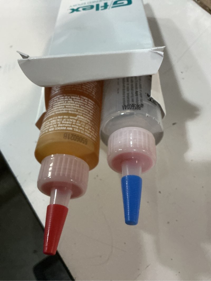 Condition photo showing New/Like New for west system g/flex epoxy (2- 4oz) units