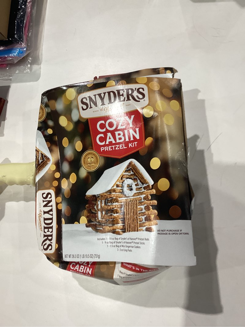 Condition photo showing New/Like New for Snyder Cozy cabins pretzel kit 
