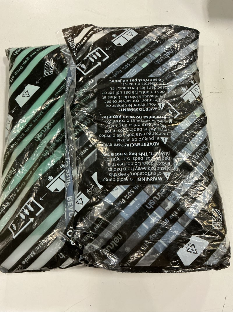 Condition photo showing New/Like New for poc, hood jr, emerald green, 130