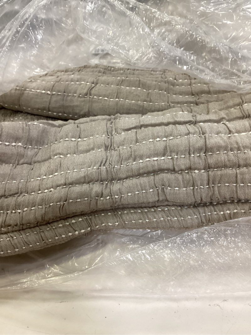 Condition photo showing Good Condition for organic cotton channel stitch sham set size: standard