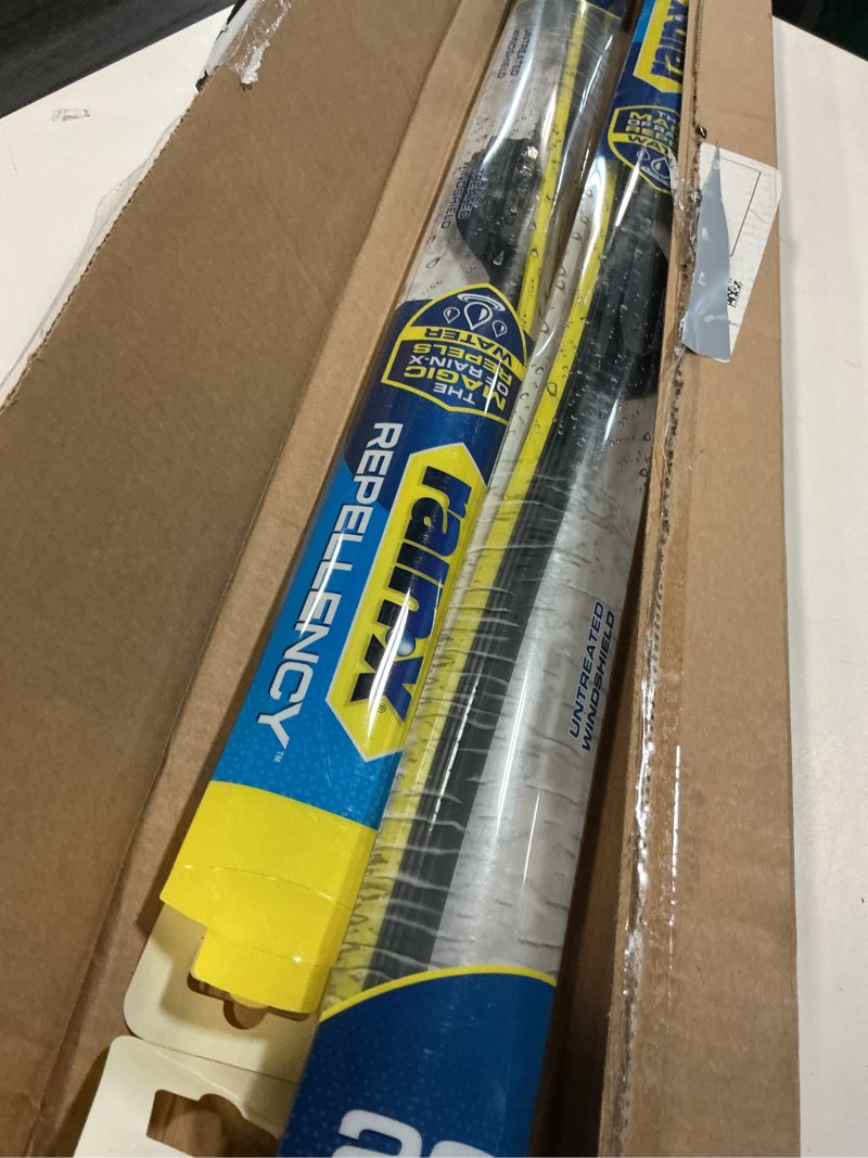 Condition photo showing Good Condition for BOSCH B36006 360 Complete Vehicle Wiper Blade Replacement - Includes Front Beam Blades (Pair) + Rear Wiper Blade (1) - 26\"/20\"/12\" Front (26\" & 20\") + Rear (12\") 360 Combo Pack (Front + Rear)