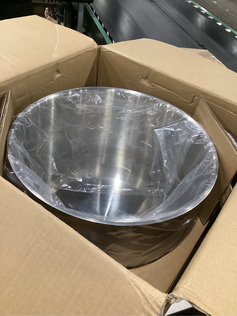 Condition photo showing Good Condition for Cooks Standard 02616 Professional Grade Lid 30 Quart Stainless Steel Stockpot, Silver 30 Quarts Silver