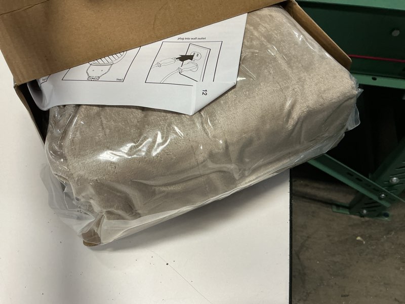 Condition photo showing New/Like New for tefici heated blanket throw 50"x60", ultra soft 2-layer flannel electric blanket, for home office sofa,3 heat settings, 4h auto off, etl fcc certified, overheat protection, machine washable, camel camel throw