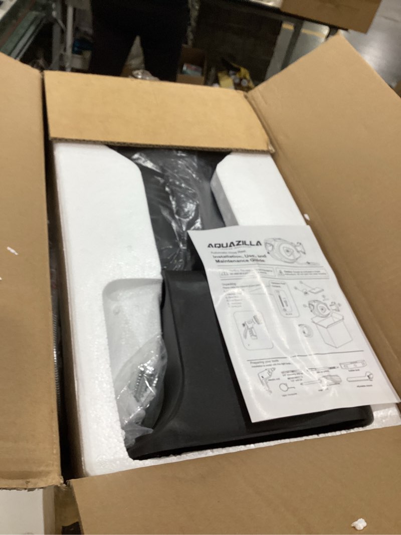 Condition photo showing New/Like New for retractable garden hose reel, 100ft x 1/2" durable wall mounted water hose reel with 180¡ãswivel bracket, 9 pattern sprayer, 6ft leader hose,smooth automatic rewind, any length lock.