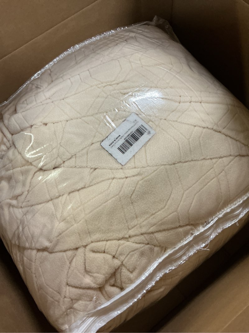Condition photo showing New/Like New for VANSOFY Extra Large Reclining Sectional Couch Covers, Washable 5-Piece Sofa Covers for L Shape Sectional Sofa Corner Seater, Thick, Soft Sofa Slipcovers (5 Seat Recliner Cover, Cream)