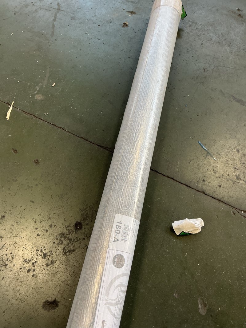 Condition photo showing New/Like New for Superior Amaris Rustic Distressed Indoor Area Rug  Ivory  5  x 8