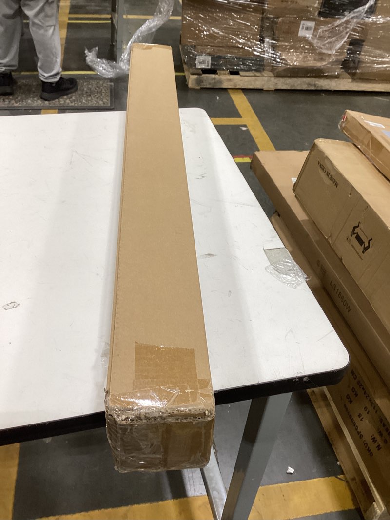 Condition photo showing New/Like New for on konwn size window shade