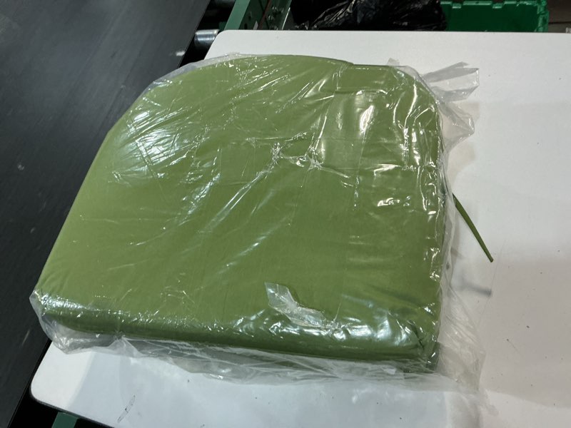Condition photo showing New/Like New for harborest outdoor chair cushions set of 6, water resistant patio chair cushions with ties, outdoor seat cushions for patio furniture, 17"x16"x2", grass green 17"x16"x2" (6 pack) grass green