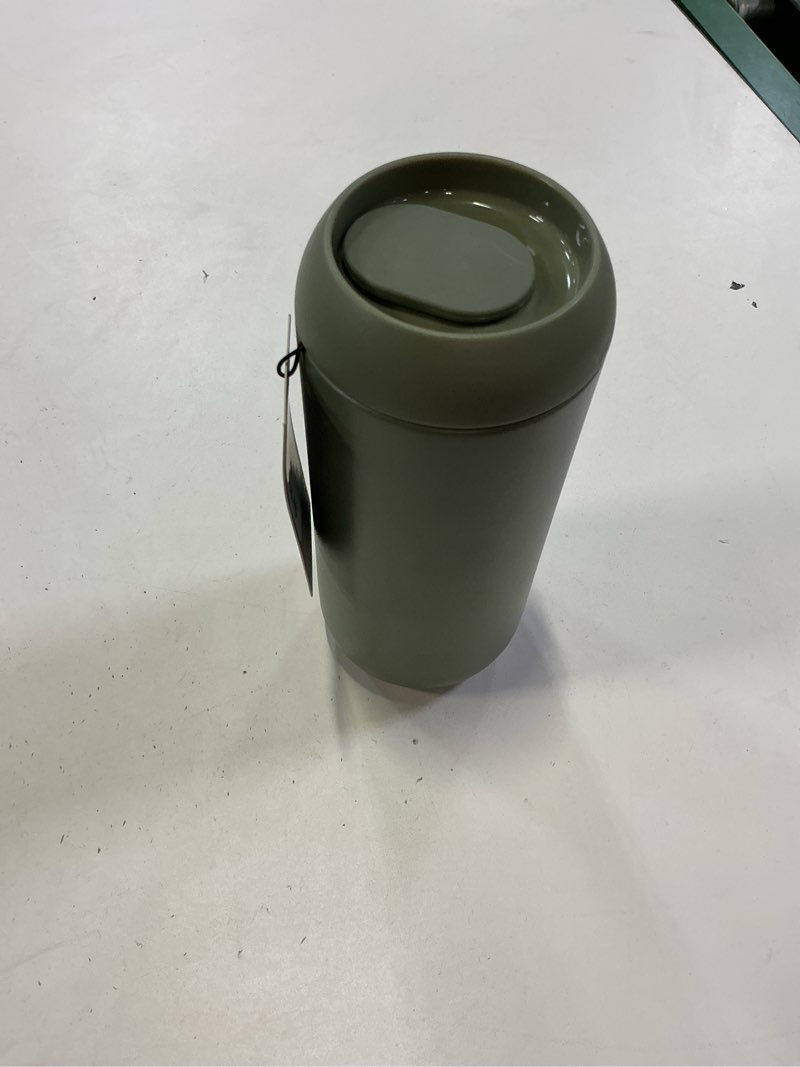 Condition photo showing New/Like New for bink 17 oz. sip tumbler green