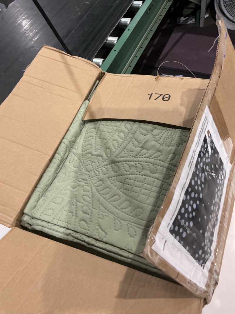 Condition photo showing As Is for love's cabin oversized king size quilt bedding set sage bedspreads - oversized king lightweight bedspread comforter - coin pattern coverlet for all season - 3 pieces (1 quilt, 2 pillow shams)