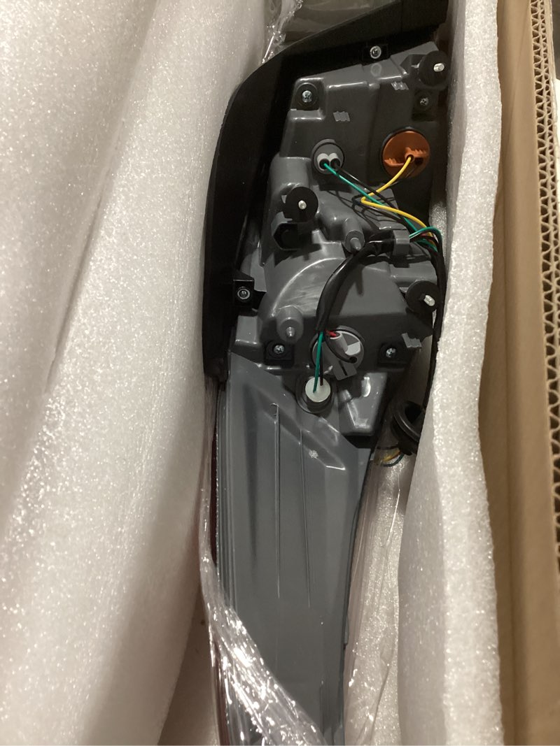 Condition photo showing Good Condition for Dasbecan Halogen Tail Light Assembly Compatible with 2011-2013 Hyundai Elantra Left Driver Side Taillight With Bulb Rear Lamp Replace# 924013Y000 HY2804119