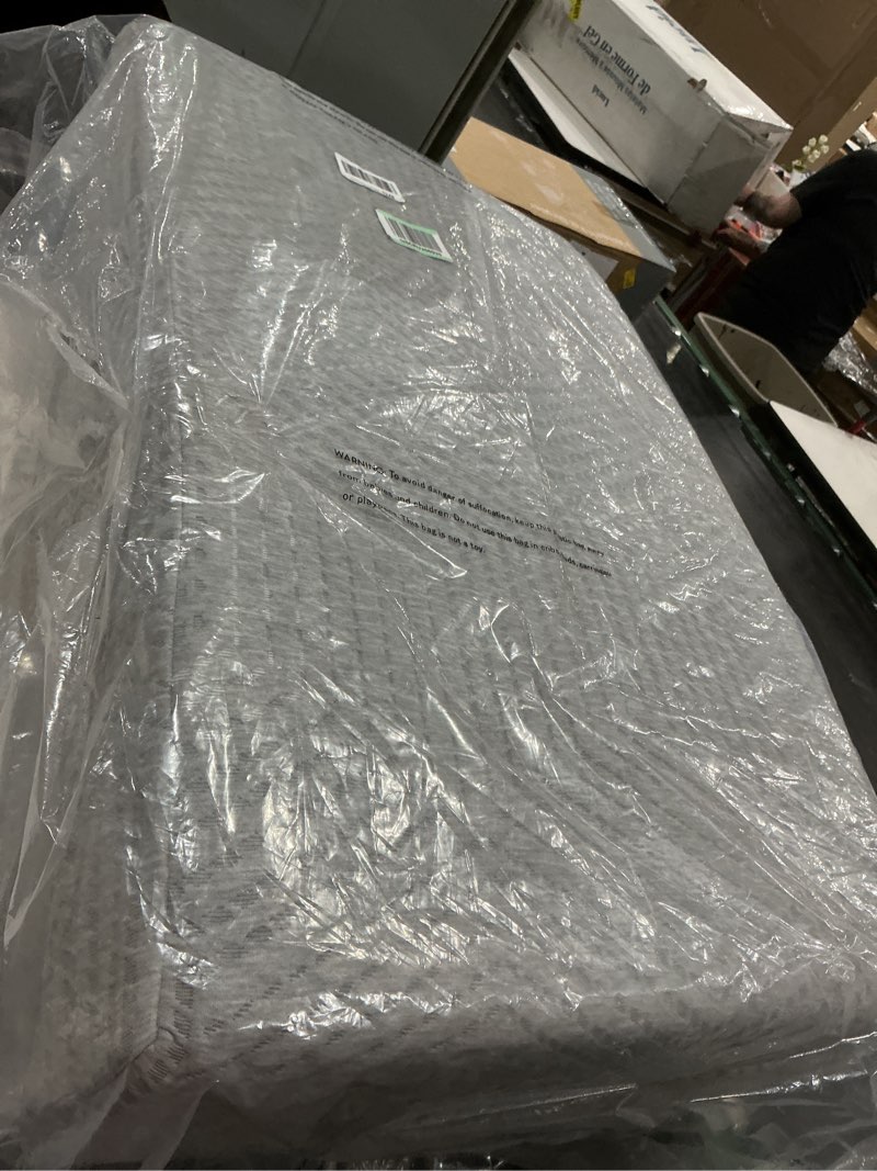 Condition photo showing Good Condition for grey tri fold mattress