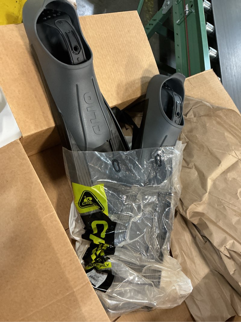 Condition photo showing New/Like New for cressi full foot pocket fins for snorkeling, diving, and swimming- light, comfortable, and easy to use- clio- made in italy eu 47/48 | us man 13/14 | us lady 14/15 black