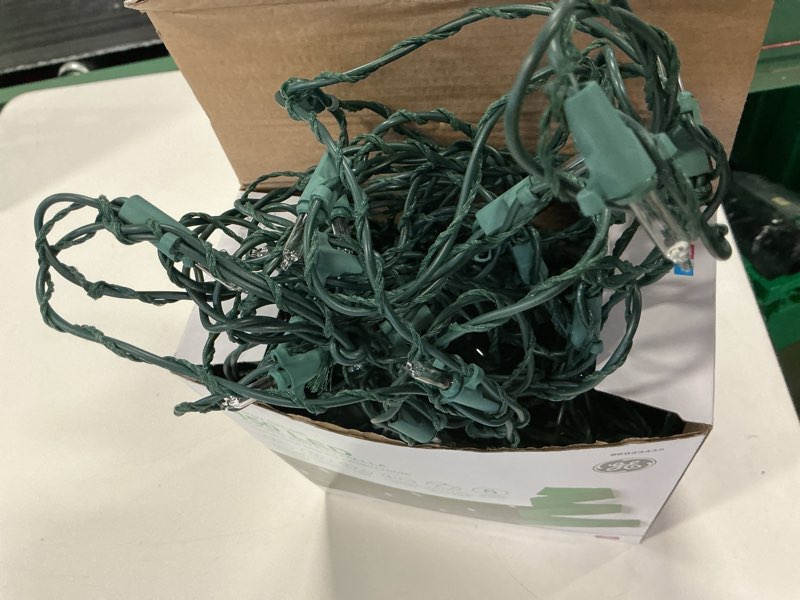 Condition photo showing Good Condition for GE Energy Smart 150 6-ft x 4-ft Constant White Christmas Net Light