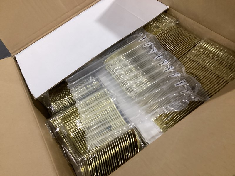 Condition photo showing New/Like New for youbet 700 pcs clear gold plastic plates for wedding party | elegant gold plastic dinnerware set include 200 disposable plates, 300 heavy duty silverware, 100 cups, 100 napkins