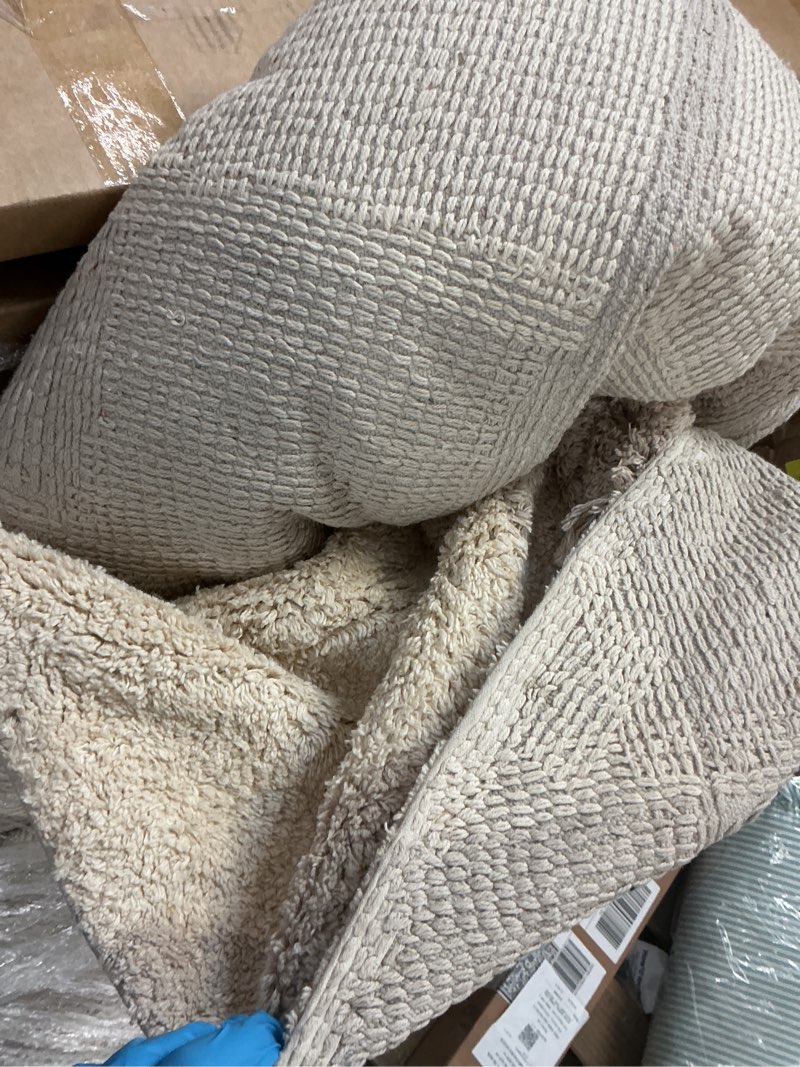 Condition photo showing Good Condition for safavieh washable rug easy care collection - 8' x 10', ivory & beige, handmade cotton, easy to clean, ideal for living room, bedroom, dining space (ecr215a)