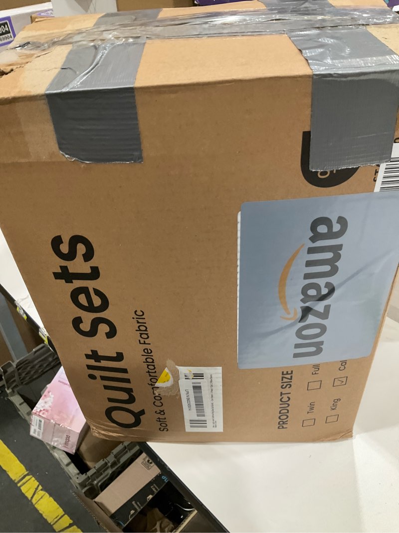 Condition photo showing New/Like New for Love's cabin California King Size Quilt Bedding Set Misty Blue Bedspreads - Cal King Lightweight Bed