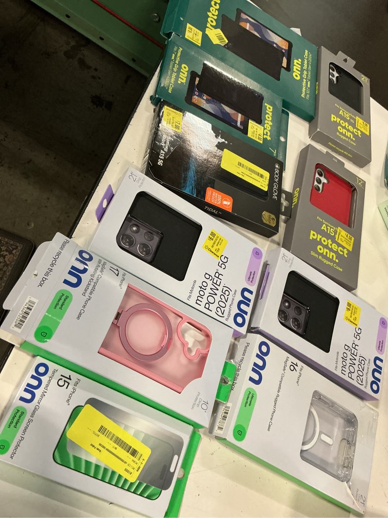 Condition photo showing Good Condition for assorted cellphone/tablet/laptop case covers & accessories