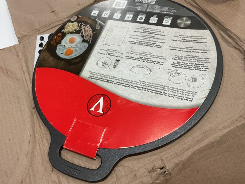 Condition photo showing Good Condition for victoria 15-inch cast iron tawa dosa pan, pizza pan with a loop handle, crepe tawa preseasoned with flaxseed oil, made in colombia 15 inch pan