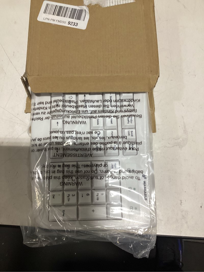 Condition photo showing Good Condition for Kensington Pro Fit USB Washable Keyboard, White (K64406US) keyboard - white