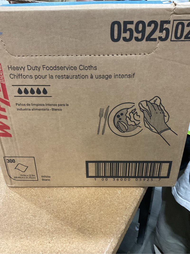 Condition photo showing New/Like New for wypall criticalclean cloths heavy duty foodservice wipes (05925), quarterfold towels, white (1 box of 300 sheets, 300 sheet total)