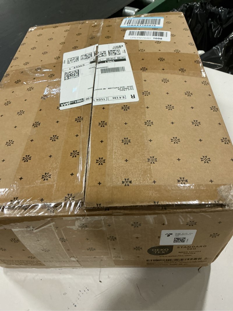 Condition photo showing New/Like New for Beckham Hotel Collection Queen Size White Pillow Protector with Zipper Set of 2, Soft and Breathable Cotton Pillow Protector Covers