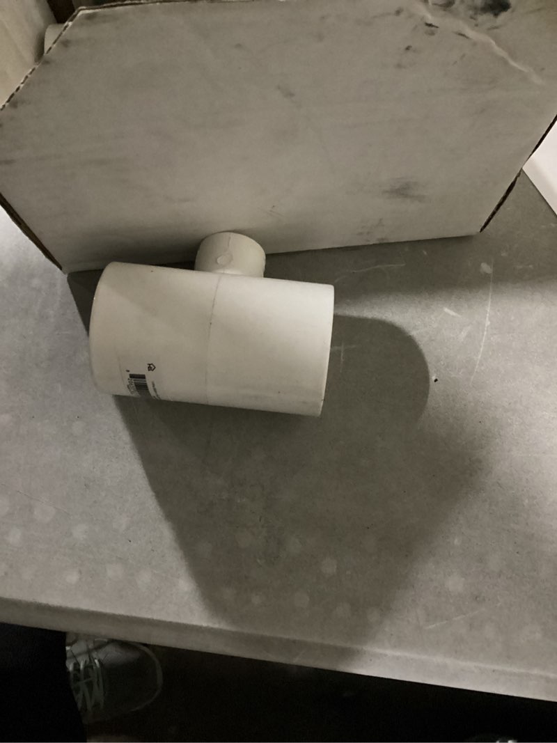 Condition photo showing Good Condition for pvc schedule 40 reducing tee 401-166