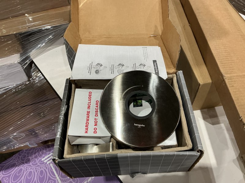 Condition photo showing Good Condition for hansgrohe clubmaster complete shower system 2.5 gpm, modern 3-spray full, pulsating massage, intense turbo in chrome, 04907000 chrome without tub spout
