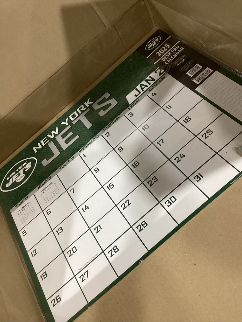 Condition photo showing Good Condition for TURNER SPORTS New York Jets 2025 22x17 Desk Calendar (25998061546)