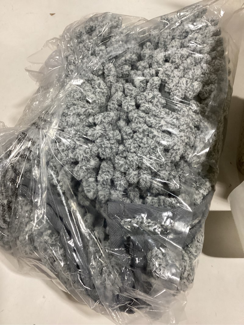 https://lotting-media.assets.bidfta.com/lotting_fe2d8bf7-b3b1-4d9c-8abf-85d4f6be16f6