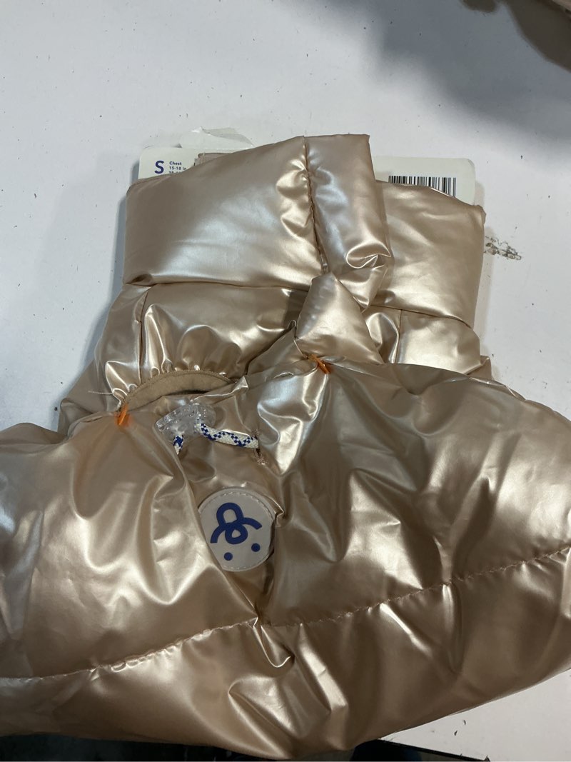 Condition photo showing Good Condition for oodles white quilted bubble hem fall dog jacket (size s)