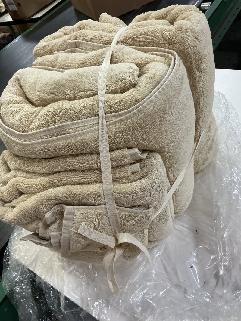 Condition photo showing New/Like New for turkish ultra plush bath towel bundle, linen