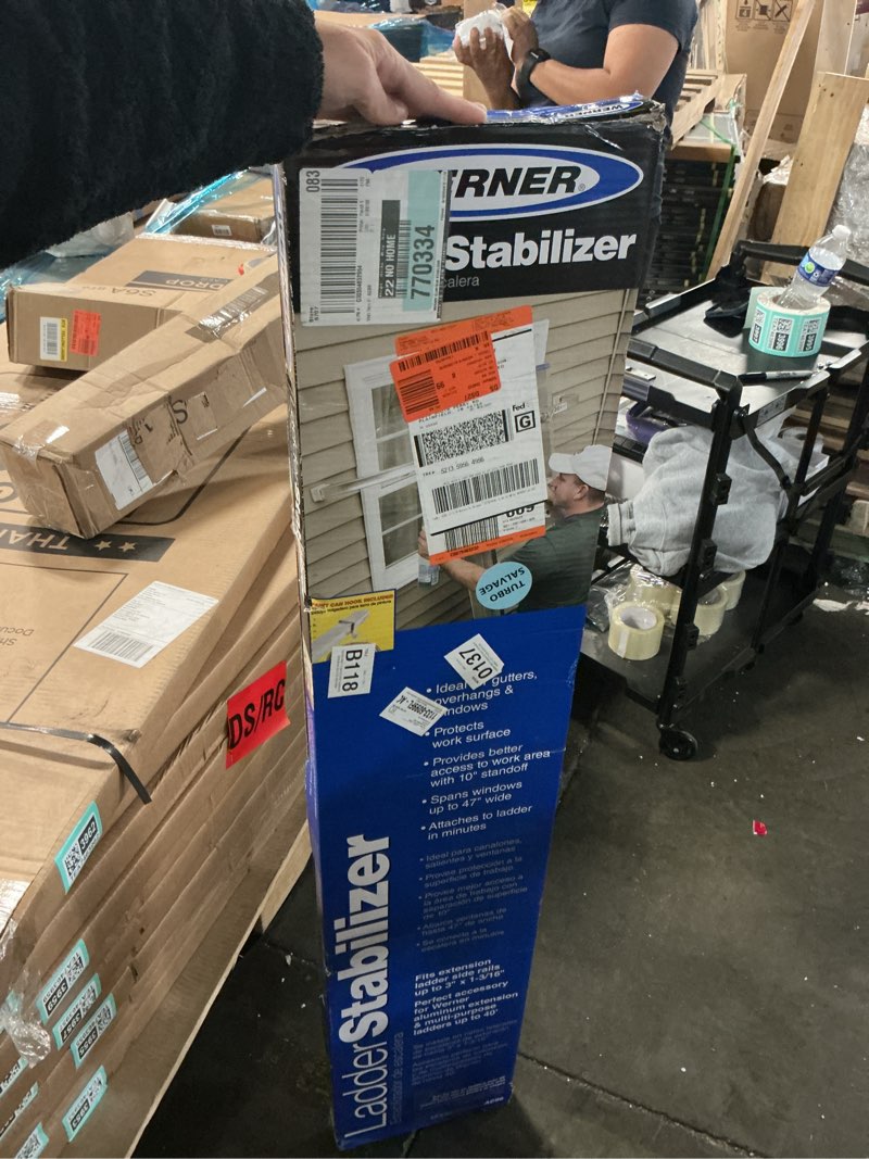 Condition photo showing Good Condition for universal ladder stabilizer
