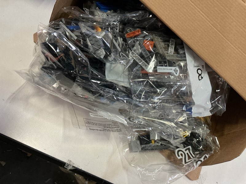 Condition photo showing Good Condition for LEGO Marvel Guardians of The Galaxy: The Milano Buildable Starship Toy, Marvel Gift for Kids with 4 Super Hero Minifigures, Guardians of The Galaxy Toy for Boys and Girls Ages 12 and Up, 76286