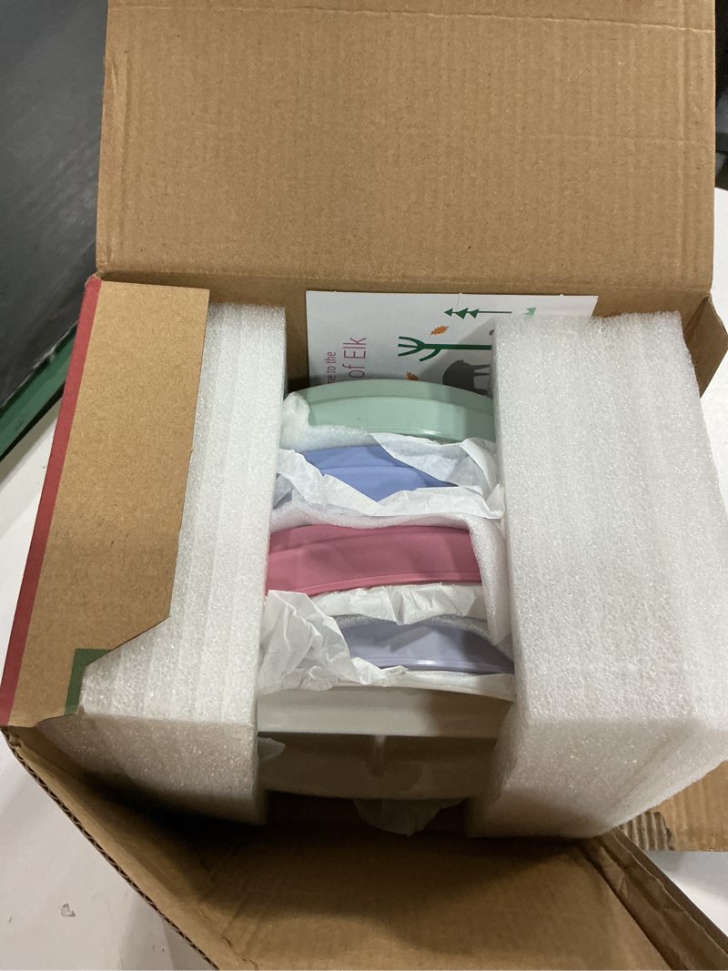 Condition photo showing New/Like New for elk and friends kids 6.7” porcelain divided plates with silicone suction sleeves | suitable for babies/kids/toddlers | microwave & dishwasher safe | non slip | snack dishes | 4 pack blush/lilac/sage/mistyblue 6.7" divided (suction sleeve)
