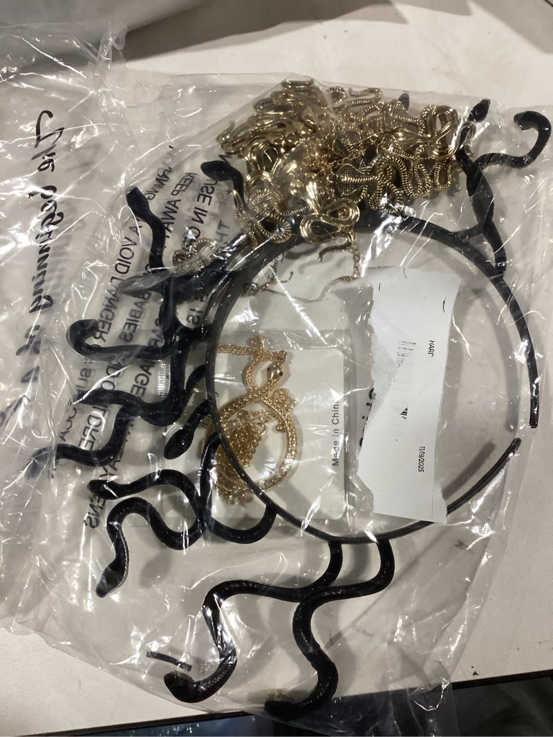 Condition photo showing Good Condition for 6PCS Medusa Costume Accessories Medusa Snake Headband Jewelry Set Necklace Earring Hairpin Greek Goddess Halloween Headpiece Festival Cosplay Snake Crown Party Headdress Hair Accessories for Women