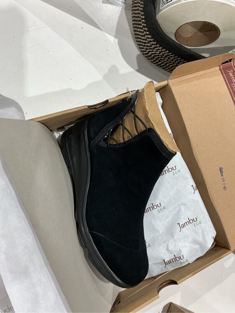 Condition photo showing Good Condition for jambu naomi boot:(size 9.5)))