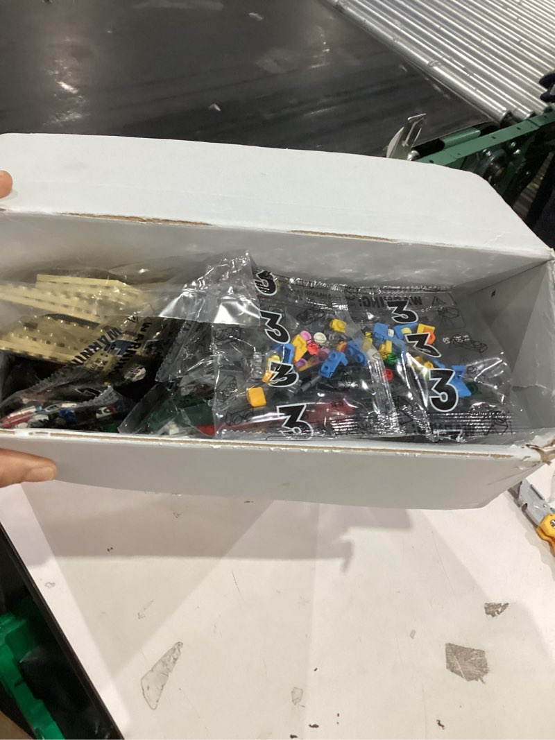 Condition photo showing Good Condition for City Car Repair Shop Building Set Compatible with Lego for Adults, Architecture Building House Kit for Boys and Girls 8-14 Years 1637 pcs