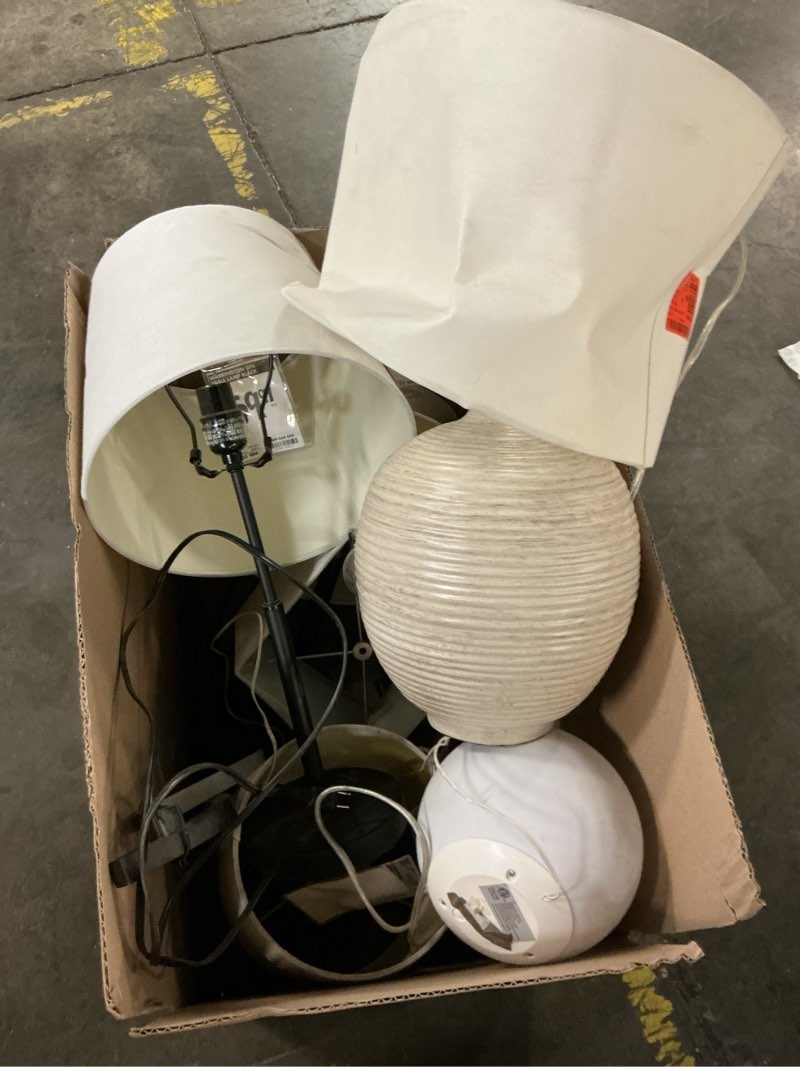 Condition photo showing As Is for assorted the lamps, different style