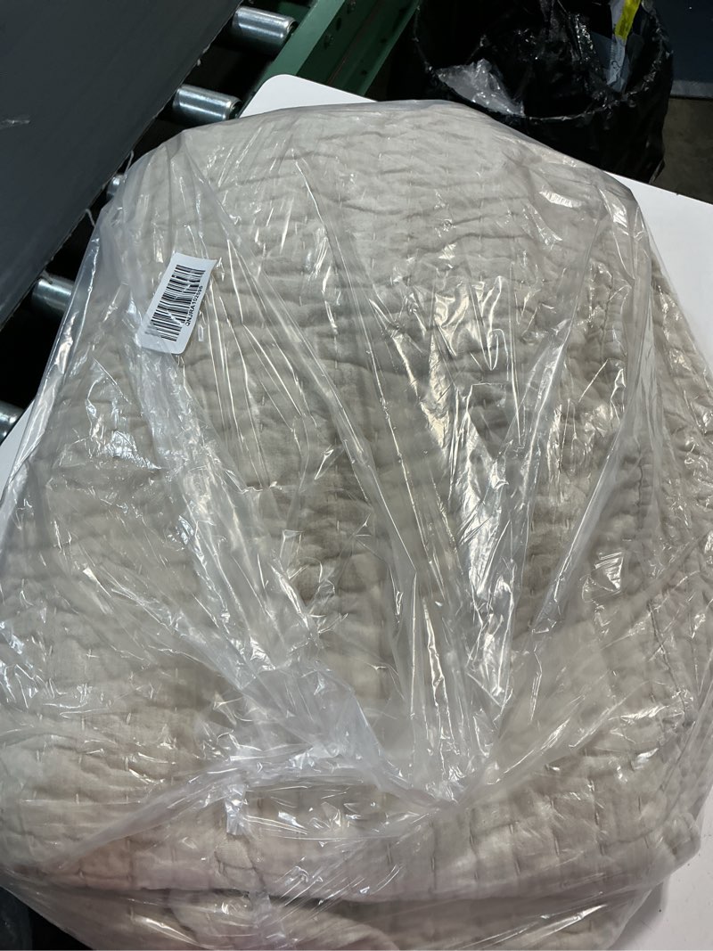 Condition photo showing Good Condition for quince linen handstitched quilt queen natural