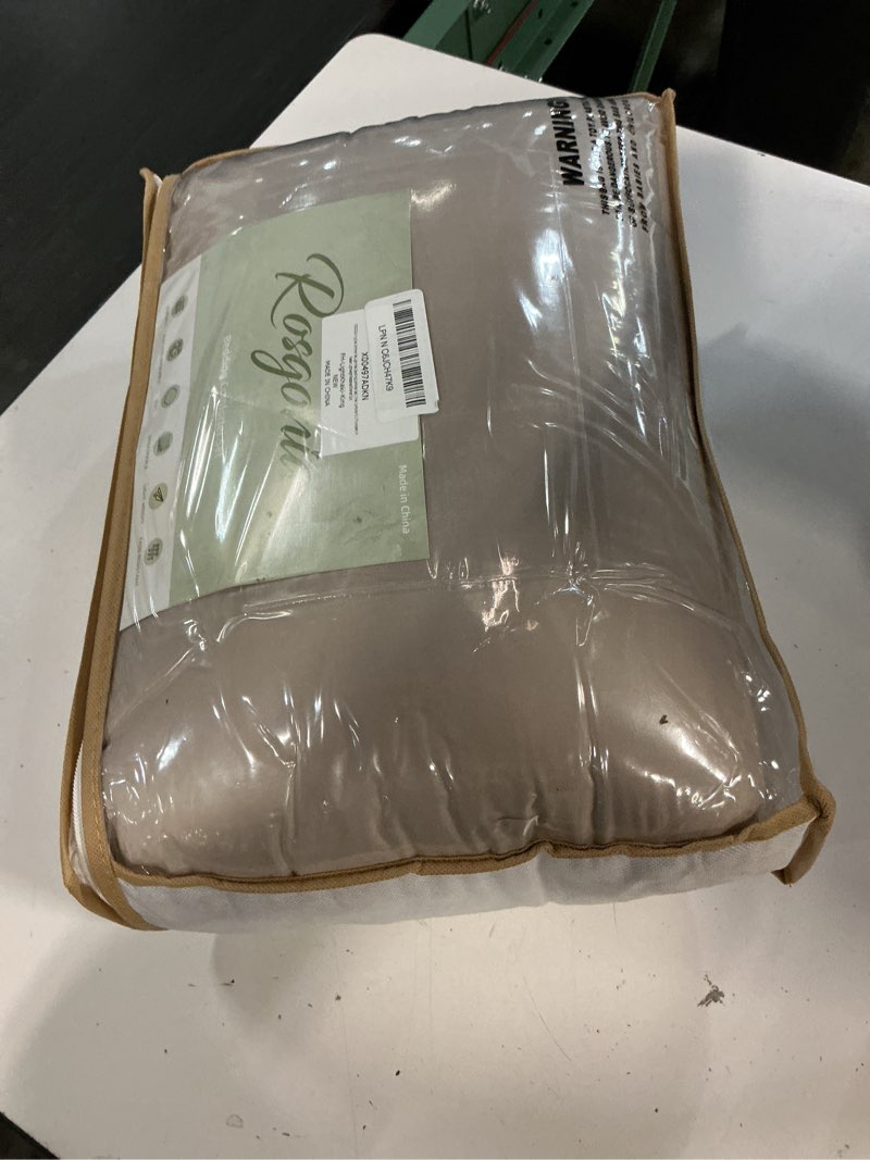 Condition photo showing Good Condition for rosgonia king size comforter set light khaki,3pcs king comforter set(1 khaki comforter & 2 pillowcases) all season lightweight bedspread blanket quilt king comforter 104"x90" light khaki