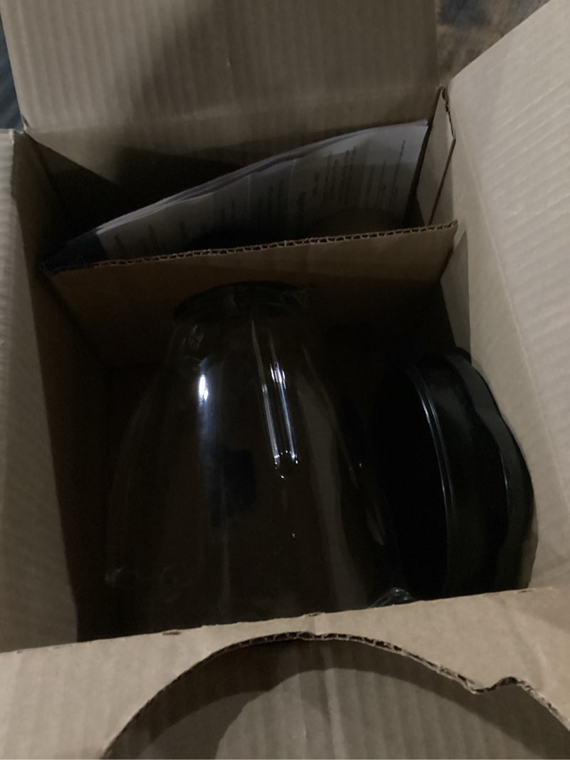 Condition photo showing Good Condition for Oster® Classic Series 8-Speed Blender with 6-Cup Glass Jar, Gray