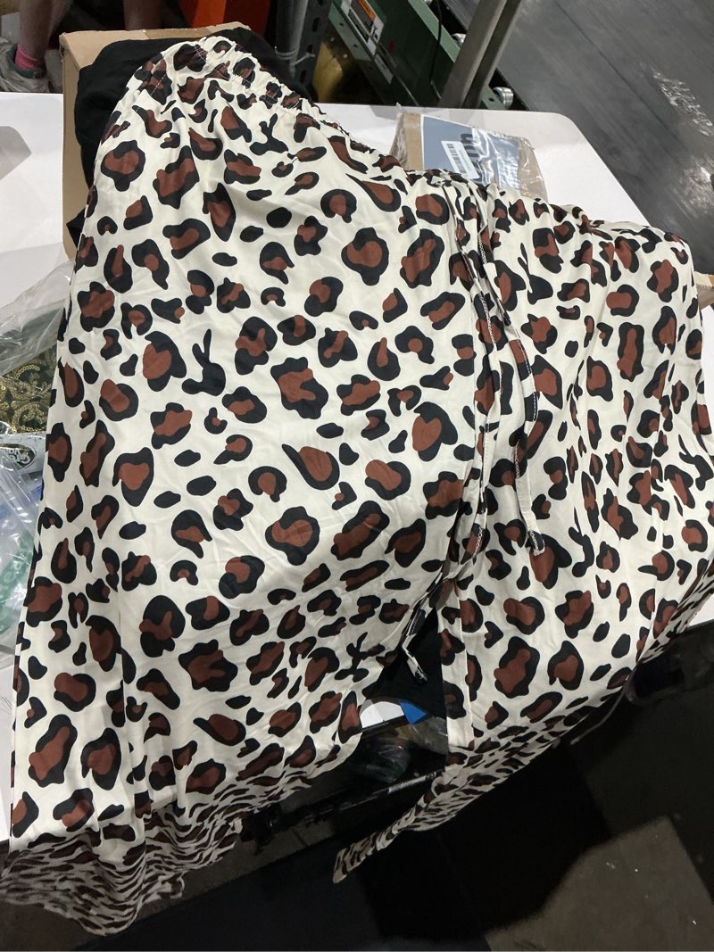 Condition photo showing Good Condition for womens v neck pajamas pants sets 2 pieces lounge set & pockets | short sleeve, chest pocket, comfy loungwear sets, ladies pjs, sleepwear sets, pijamas de mujer, soft breathable