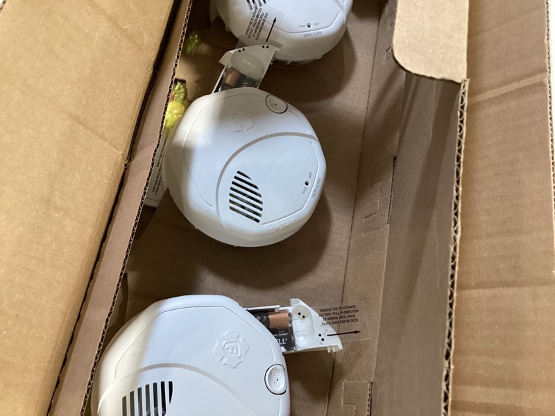 Condition photo showing Good Condition for First Alert Interconnect Hardwire Dual Sensor Smoke Alarm with Battery Backup, SM300-AC, 3-Pack Precision Detection 3-Pack Hardwired