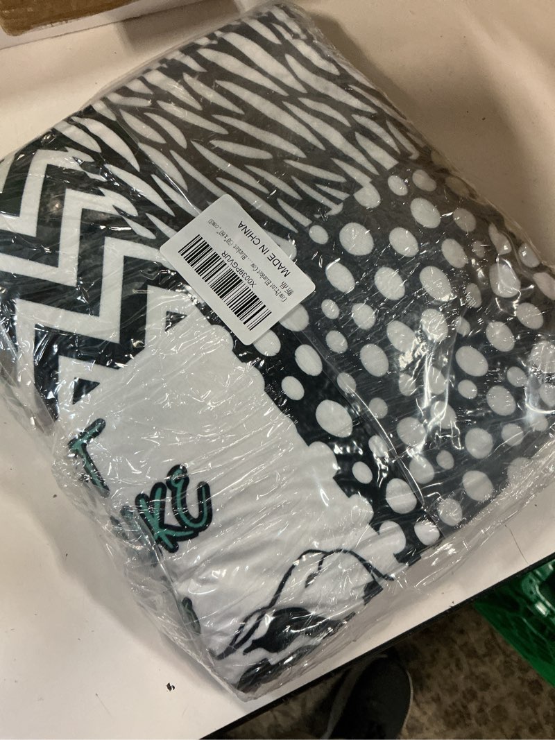 Condition photo showing New/Like New for cow print blanket cow decor bedding throw blanket for girl women christmas valentine's birthday gifts soft cute print farm animal cow blanket (50"x 60",cow3) cow3 50"x 60"